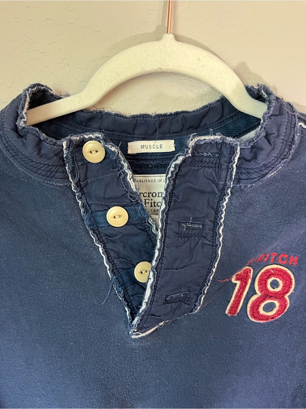 Y2K Abercrombie & Fitch Muscle Fit 18 Henley Long Sleeve Shirt Navy Large - Picture 5 of 10